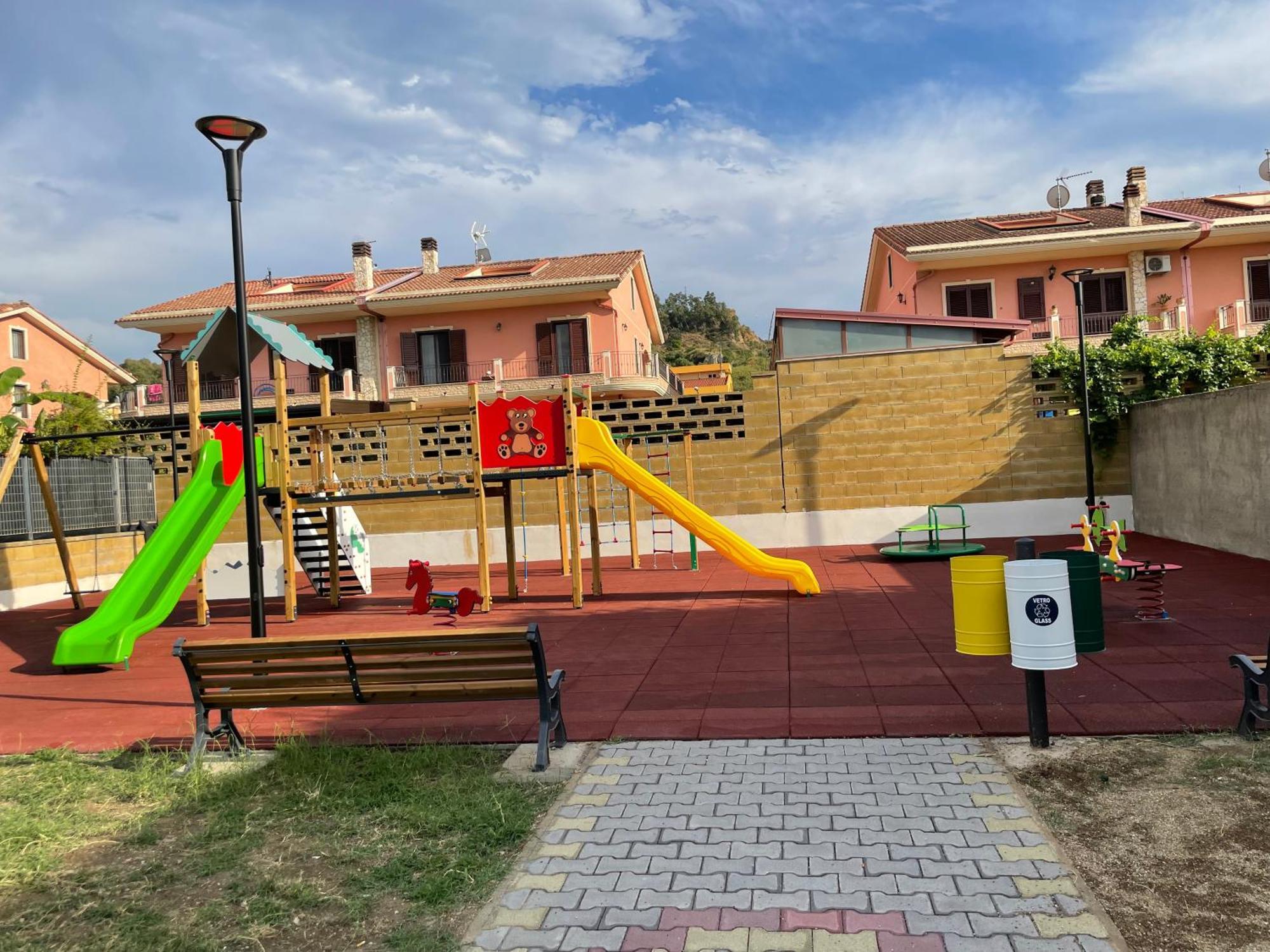 Residence Don Turi Villafranca Tirrena Ngoại thất bức ảnh